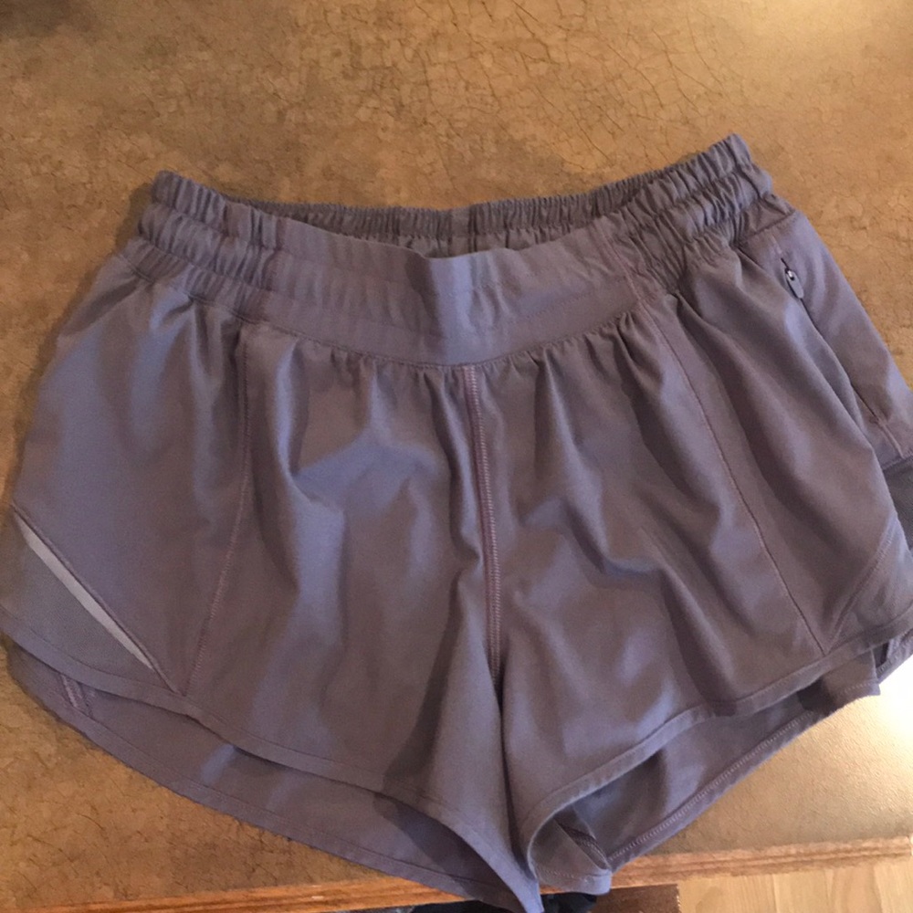Lululemon Hotty Hot Short 2.5"
Graphite Purple